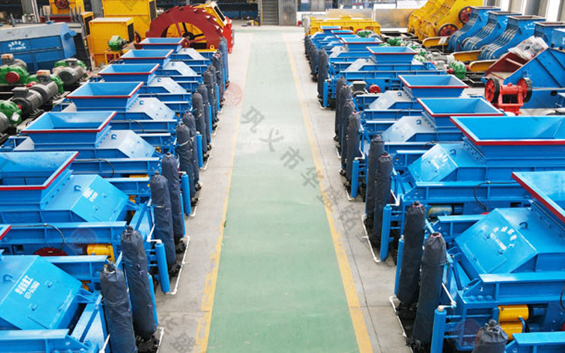 全自動(dòng)液壓對(duì)輥制砂機(jī)